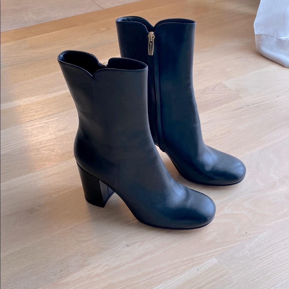 Gianvito Rossi Block Heel Leather Ankle Boots - Picture 2 of 10